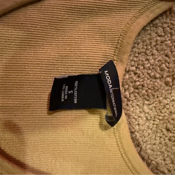 Moda International Tan Tank Top Small - Picture 2 of 5
